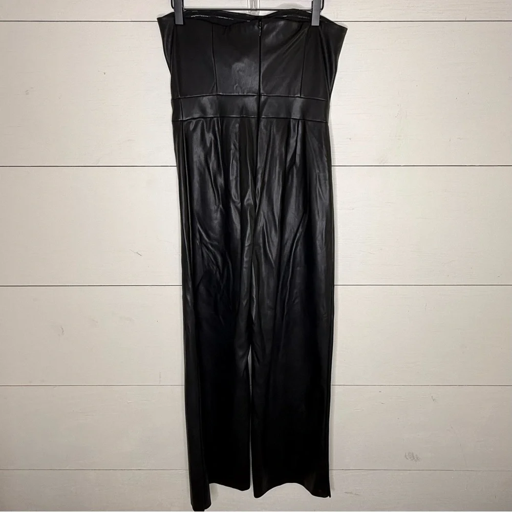 Banana Republic • Strapless Black Vegan Faux Leather Wide-Leg Jumpsuit Size 6 - Picture 7 of 7